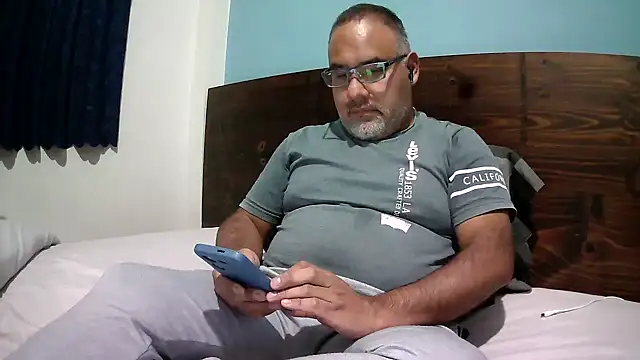 Snapshot of PhillDrake11 chatting on 27, 3, 2026 PhillDrake11 online show from 27, 3, 2026