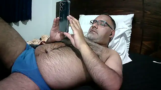 Snapshot of PhillDrake11 chatting on 16, 4, 2026 PhillDrake11 online show from 16, 4, 2026