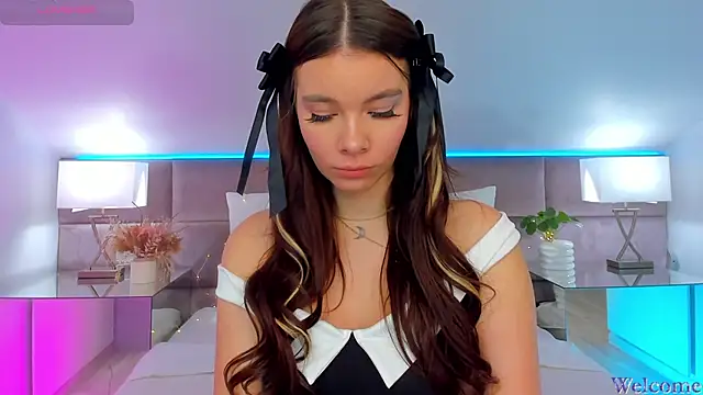 MiaMuse online show from 18, 10, 2025