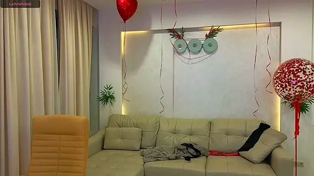 Snapshot of Rabbits_couplee chatting on 5, 2, 2025 Rabbits couplee online show from 5, 2, 2025