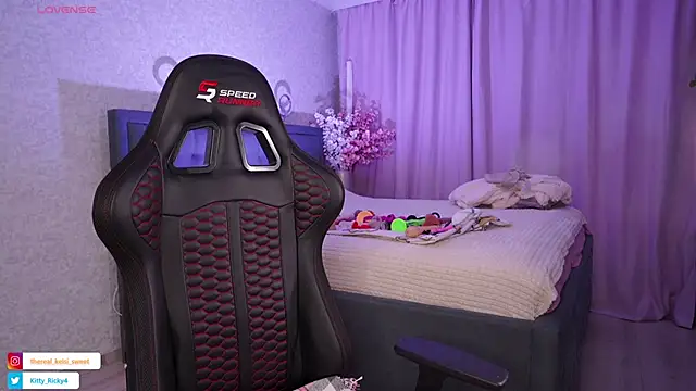 Kitty Ricky online show from 22, 11, 2025