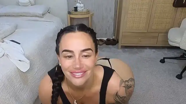 Snapshot of LibbyLoveHeartx chatting on 6, 10, 2025 LibbyLoveHeartx online show from 6, 10, 2025