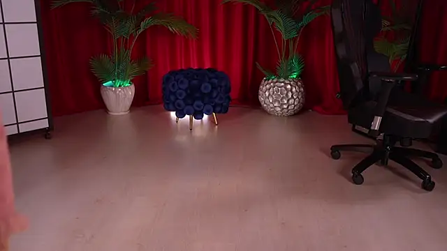 KittyCaitlin online show from 3, 12, 2025