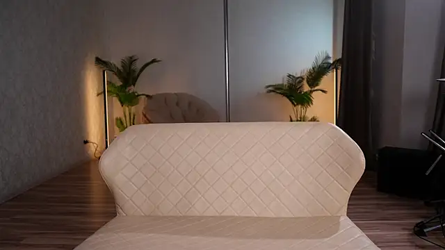 KittyCaitlin online show from 9, 4, 2026