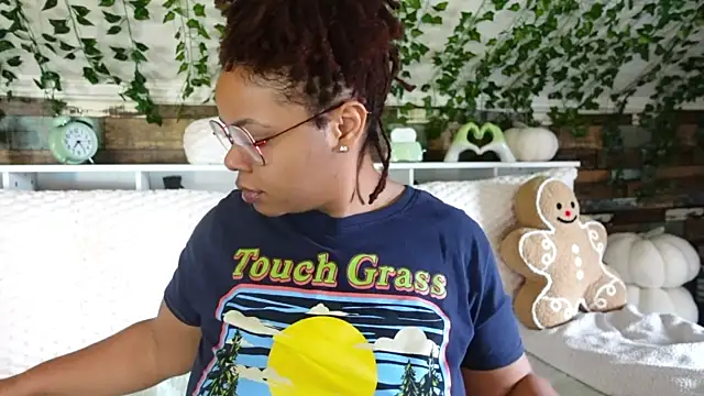 -khayaparker online show from 10, 3, 2025