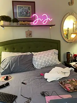 Snapshot of Good-Juju chatting on 24, 12, 2024 Good-Juju online show from 24, 12, 2024