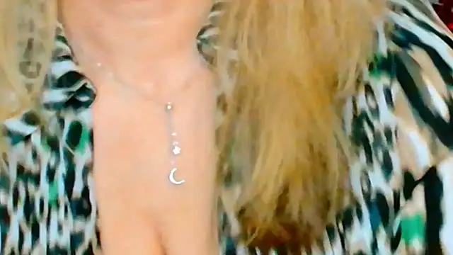 Snapshot of Tyana40 chatting on 28, 2, 2025 Tyana40 online show from 28, 2, 2025