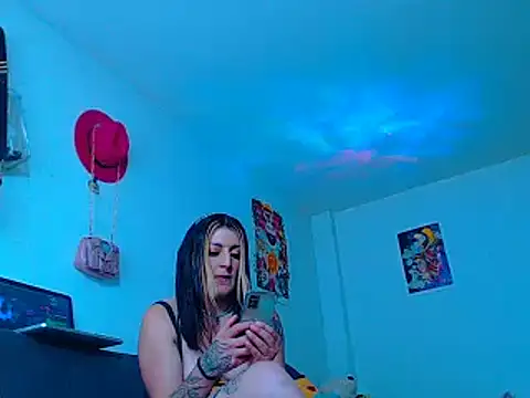 Snapshot of MARIANAWEED chatting on 13, 12, 2025 MARIANAWEED online show from 13, 12, 2025