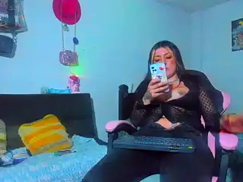 Snapshot of MARIANAWEED chatting on 25, 2, 2026 MARIANAWEED online show from 25, 2, 2026