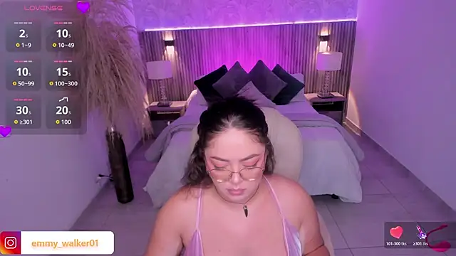 emmy walker online show from 28, 10, 2025