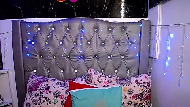 LAILAGUMMY online show from 20, 1, 2025