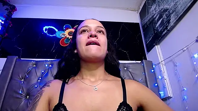 LAILAGUMMY online show from 27, 1, 2025