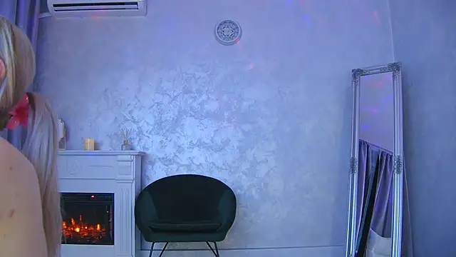 Snapshot of Michelle90u chatting on 28, 9, 2025 Michelle90u online show from 28, 9, 2025