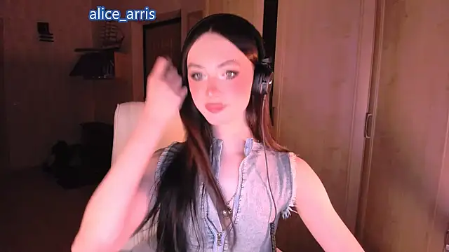 Alice  Aris online show from 27, 3, 2026