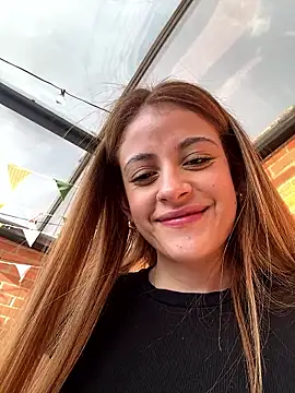 Snapshot of alana15 chatting on 18, 4, 2026 alana15 online show from 18, 4, 2026