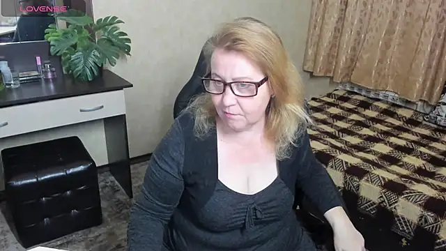 Frau Marta online show from 14, 12, 2024