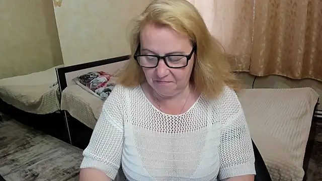Snapshot of Frau_Marta chatting on 28, 5, 2026 Frau Marta online show from 28, 5, 2026
