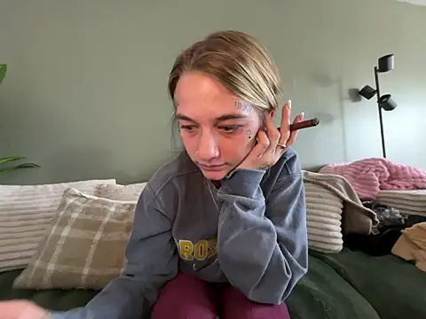 chloetease online show from 28, 2, 2026