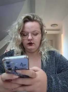 Snapshot of Fiona0705 chatting on 23, 9, 2025 Fiona0705 online show from 23, 9, 2025