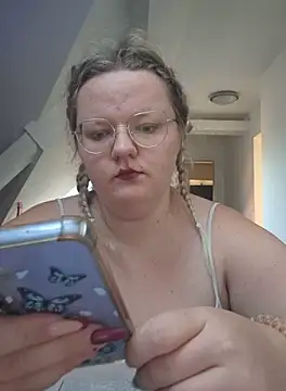 Snapshot of Fiona0705 chatting on 24, 9, 2025 Fiona0705 online show from 24, 9, 2025