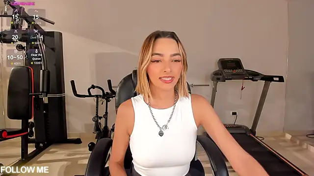 Snapshot of MelissaMoore_ chatting on 9, 4, 2026 MelissaMoore online show from 9, 4, 2026