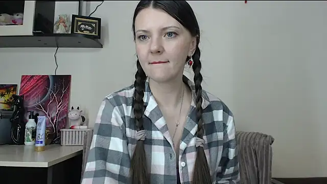 SugarTati online show from 1, 3, 2025