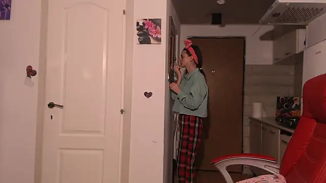 simyhvn online show from 8, 4, 2026