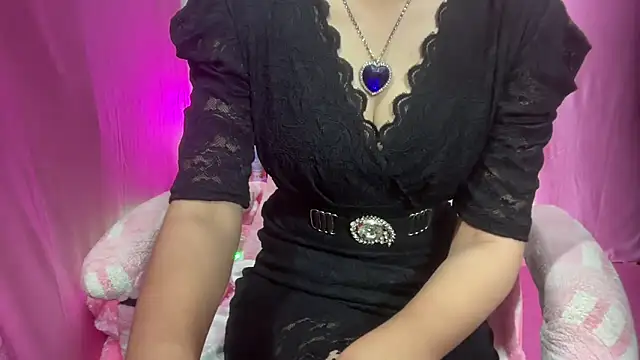 Snapshot of Queen_Angelena chatting on 1, 1, 2025 Queen Angelena online show from 1, 1, 2025