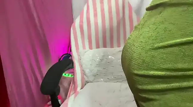 Snapshot of Queen_Angelena chatting on 22, 2, 2025 Queen Angelena online show from 22, 2, 2025