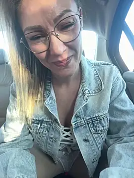 Snapshot of Sacha-xx chatting on 23, 2, 2026 Sacha-xx online show from 23, 2, 2026