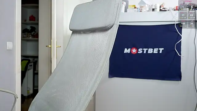 foxeslovefoxes online show from 8, 12, 2024