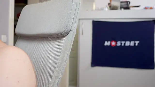 foxeslovefoxes online show from 14, 12, 2024