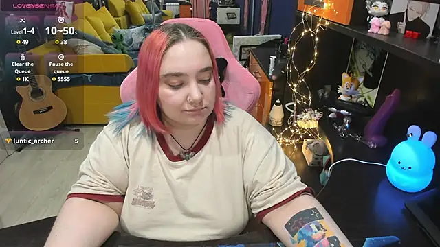 Softie Sofy online show from 28, 2, 2025