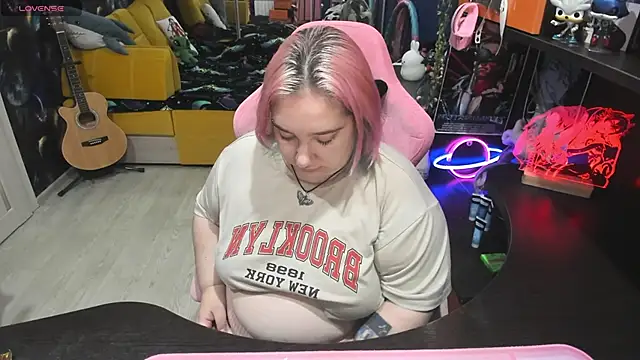 Softie Sofy online show from 10, 9, 2025