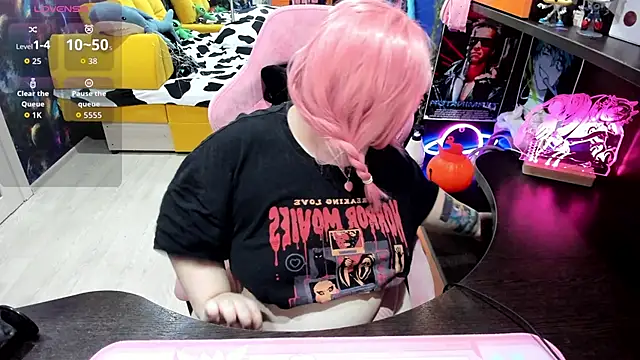 Softie Sofy online show from 3, 11, 2025