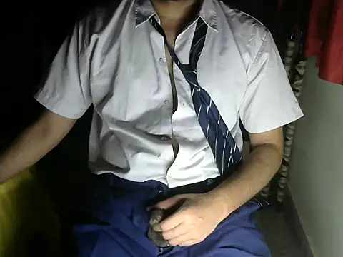 Snapshot of aloneboy1996 chatting on 1, 8, 2026 aloneboy1996 online show from 1, 8, 2026