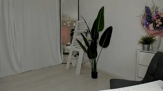 xx leila online show from 14, 3, 2025