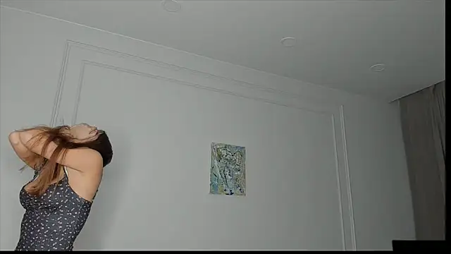 xx leila online show from 4, 12, 2025