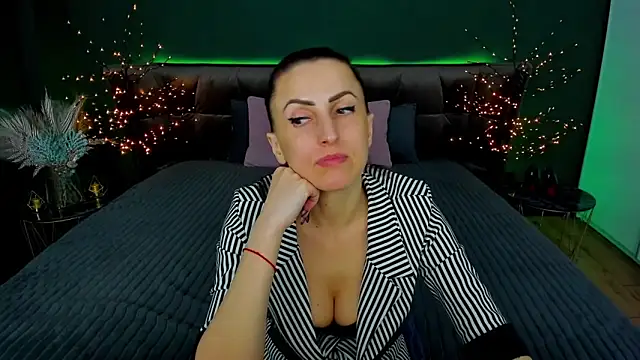 Rebecca Diamond online show from 18, 3, 2025