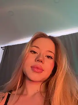 curchez  online show from 18, 1, 2025