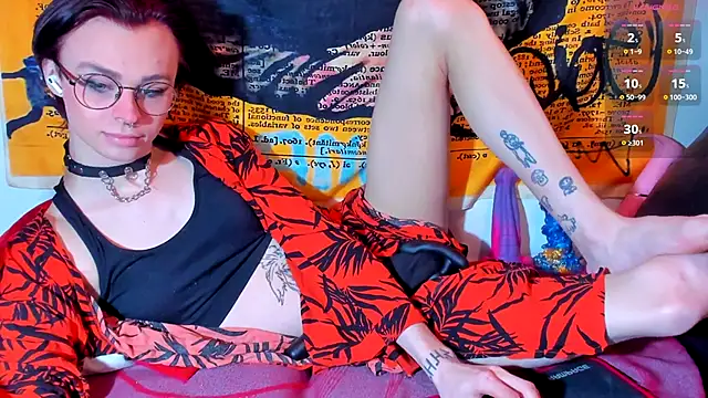 Snapshot of KatashiSenpai chatting on 5, 10, 2025 KatashiSenpai online show from 5, 10, 2025