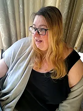 Snapshot of Iceprincess2bad4u chatting on 20, 6, 2026 Iceprincess2bad4u online show from 20, 6, 2026