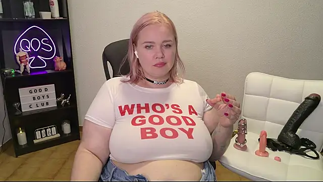 Snapshot of MargotGrey chatting on 7, 6, 2026 MargotGrey online show from 7, 6, 2026
