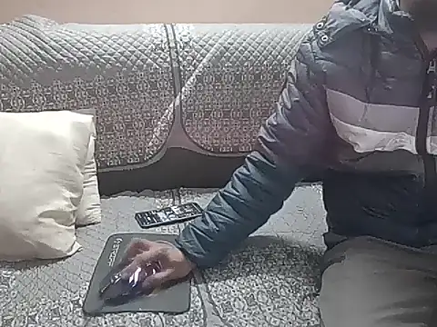 Snapshot of redvelvet_4 chatting on 19, 12, 2025 redvelvet 4 online show from 19, 12, 2025