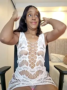 Snapshot of Maya_Lewis chatting on 16, 7, 2026 Maya Lewis online show from 16, 7, 2026