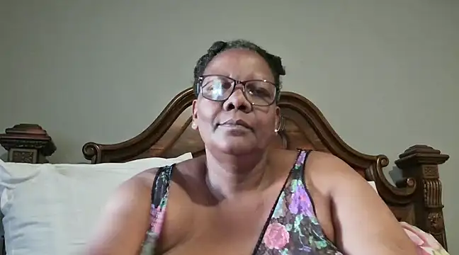 SEXYBOOBSNASS online show from 18, 1, 2025