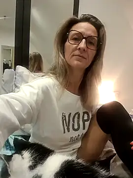 dancing sexy doll online show from 21, 10, 2025