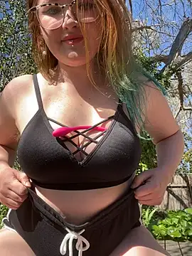 Demure Whore online show from 15, 9, 2025