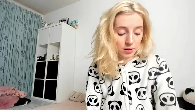 KenzieDawton online show from 8, 11, 2025