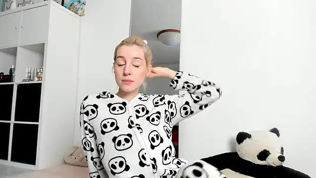 KenzieDawton online show from 13, 11, 2025